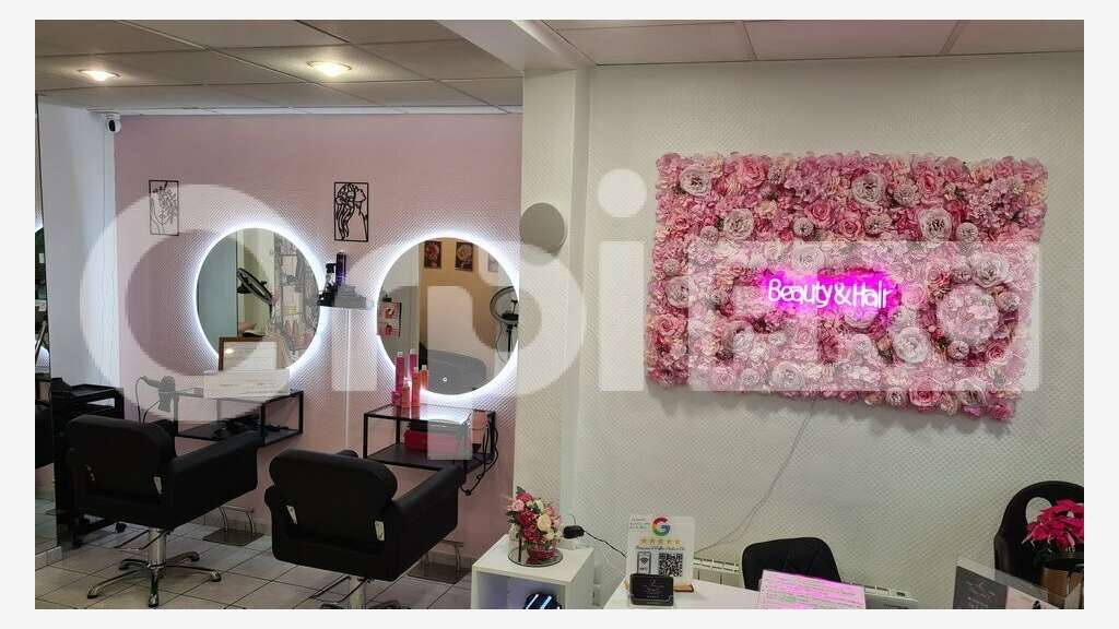AV FDC salon de coiffure 65m² à Cuise-la-Motte