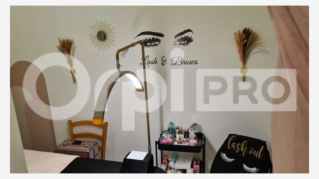 AV FDC salon de coiffure 65m² à Cuise-la-Motte