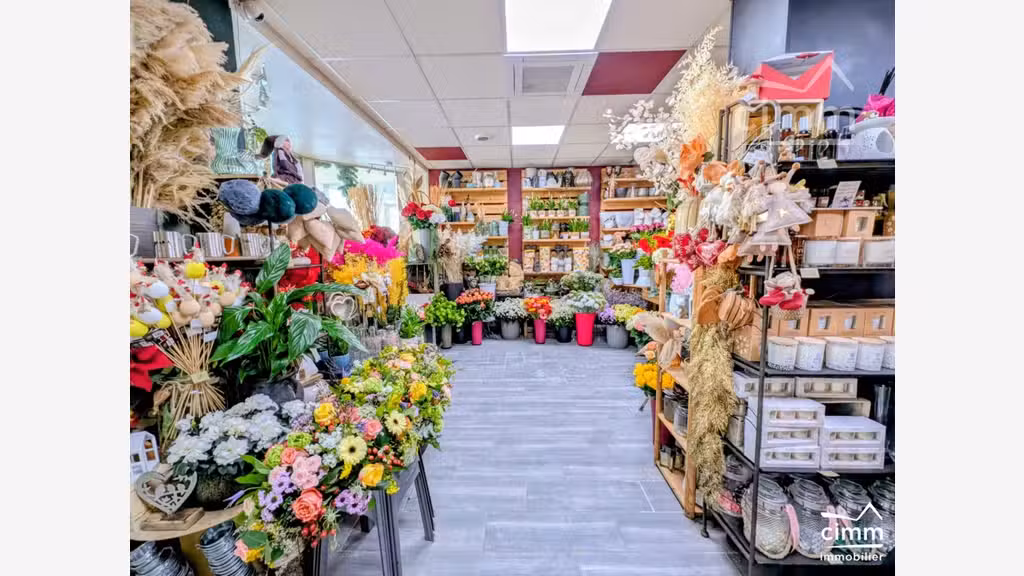 Fleuriste murs et fonds emplacement stratégique 74