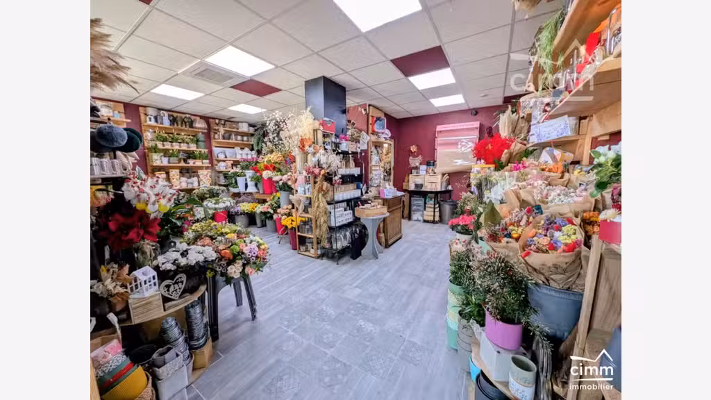 Fleuriste murs et fonds emplacement stratégique 74