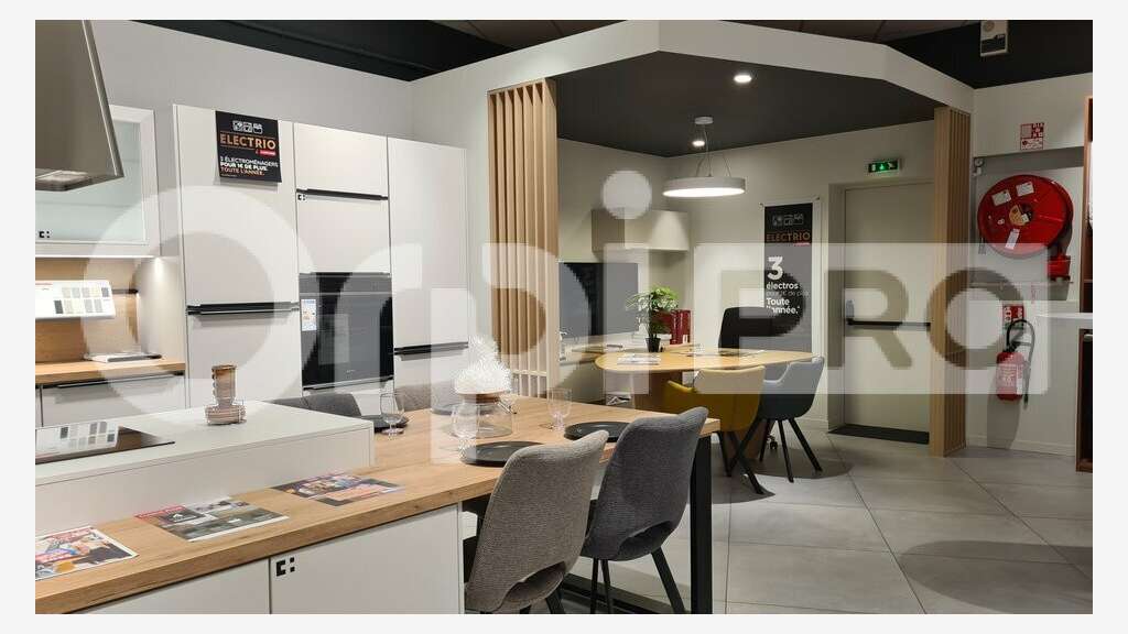 Vente FDC installation de cuisines à Domerat