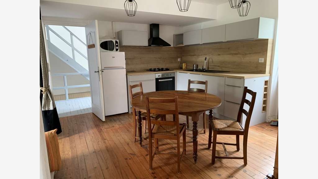 Moulin 1560 gîtes, chambres, piscine, 8 ha rivière