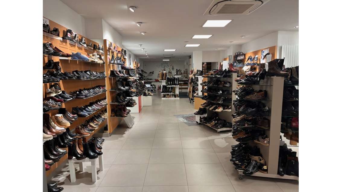 Vente magasin chaussures artère commerçante Verdun