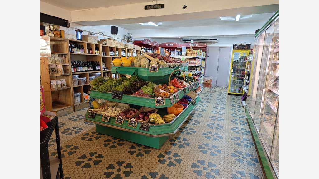 Commerce multi-services FDJ – Village touristique