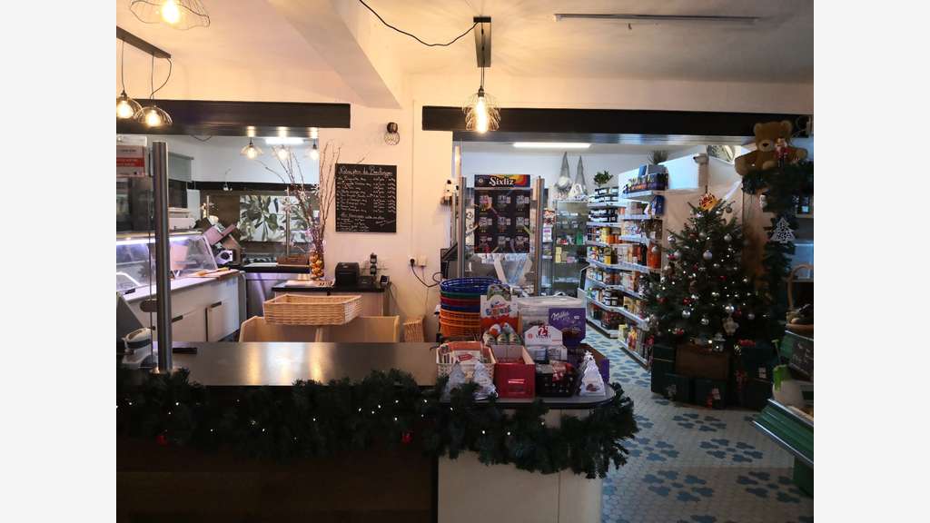 Commerce multi-services FDJ – Village touristique
