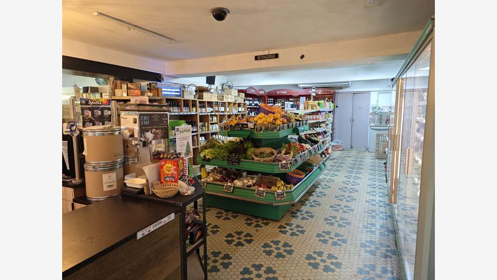 Commerce multi-services FDJ – Village touristique