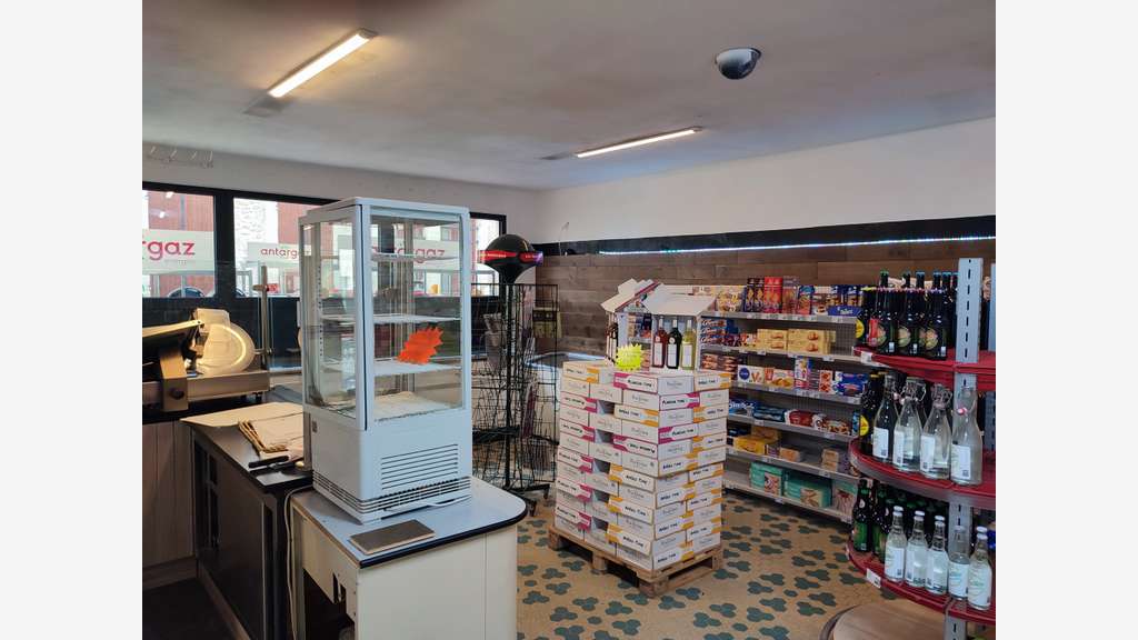 Commerce multi-services FDJ – Village touristique
