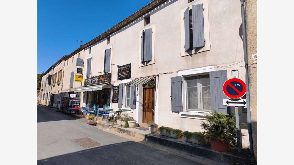 Commerce multi-services FDJ – Village touristique