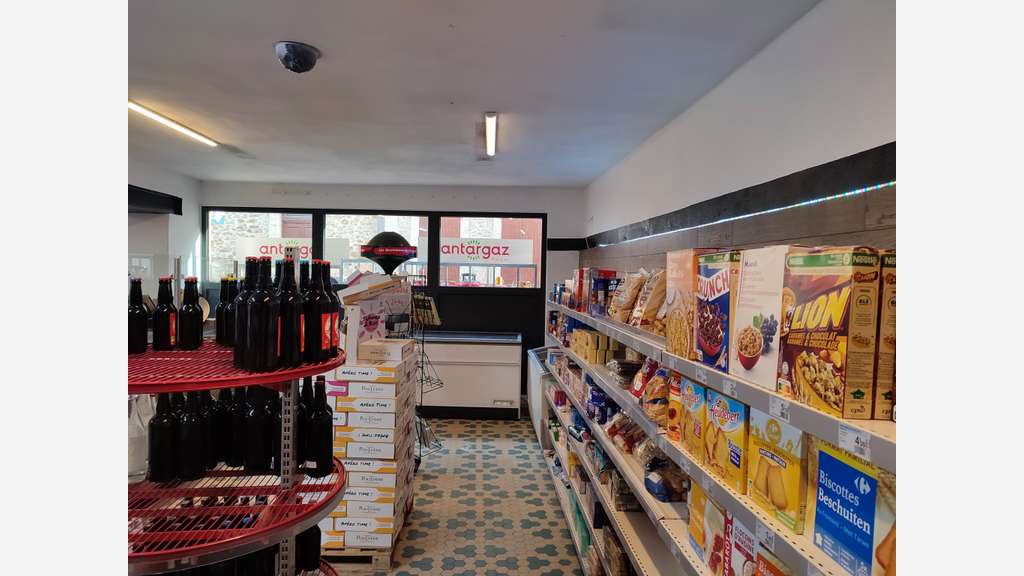 Commerce multi-services FDJ – Village touristique