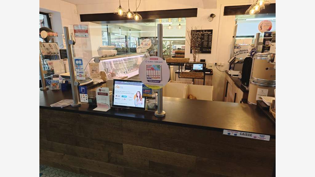 Commerce multi-services FDJ – Village touristique