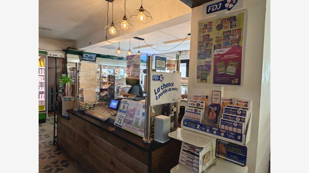 Commerce multi-services FDJ – Village touristique