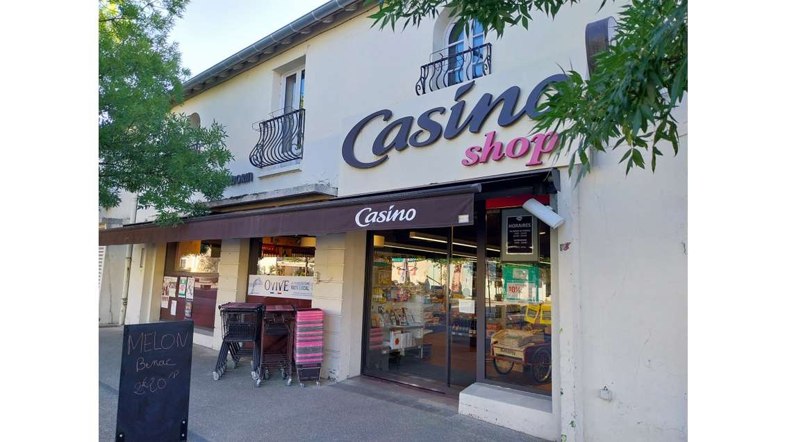 AV supérette au coeur de ville de Roquefort (40)