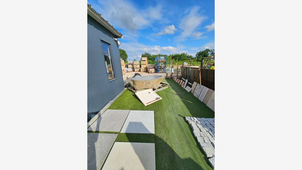 Ensemble Immobilier Professionnel (Route de Paris)