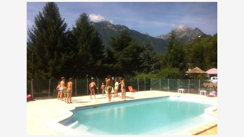 Camping au pied des cols des alpes