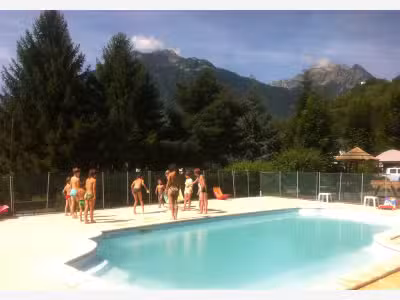 Camping au pied des cols des alpes