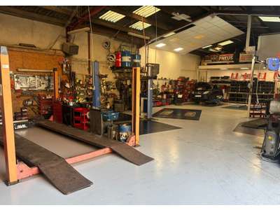 Vente Garage - Station service à Couëron