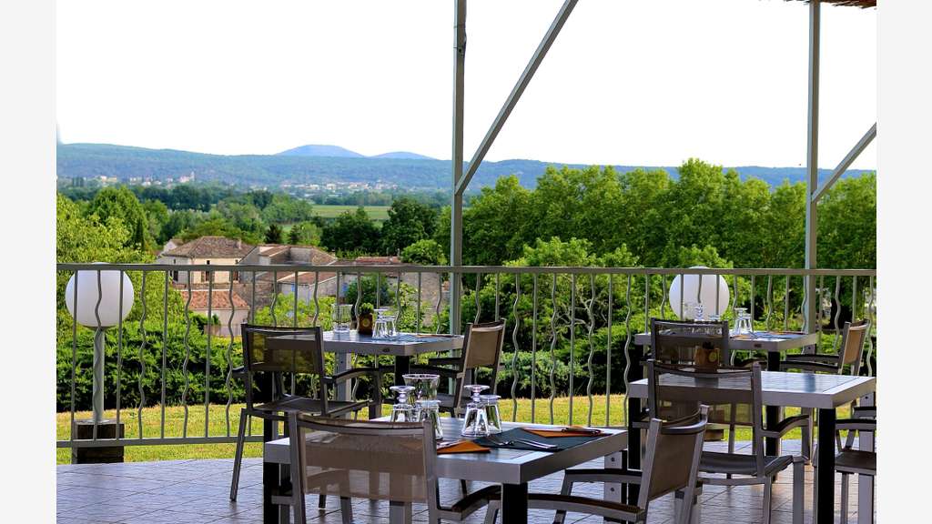 Fonds de commerce en Sud Ardèche Hôtel Restaurant