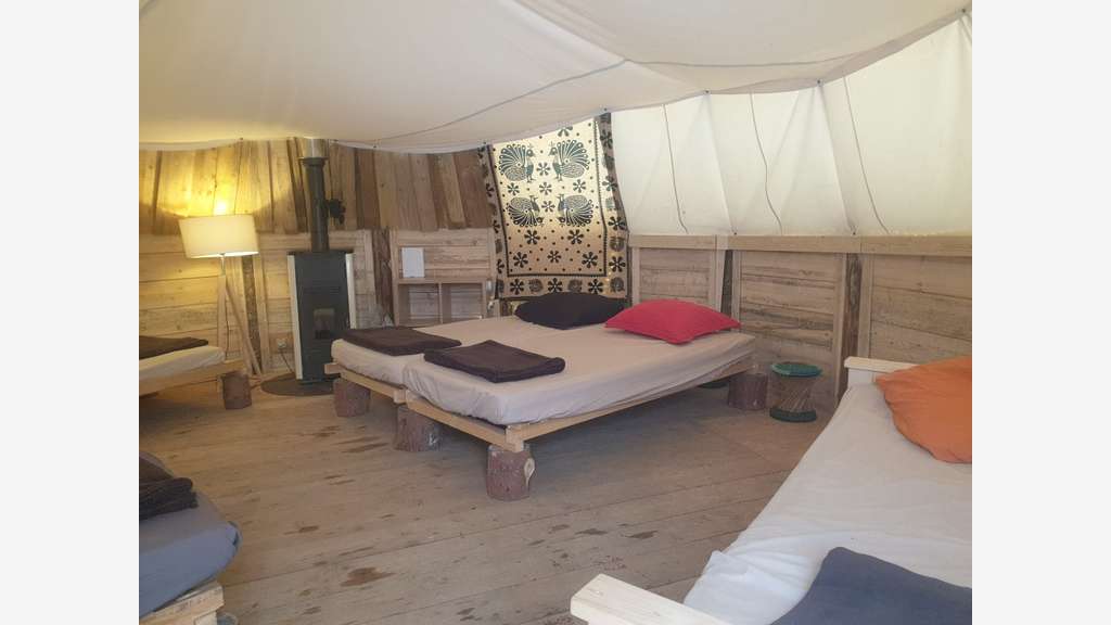 A vendre hébergements insolites à 20 mn d'Aix