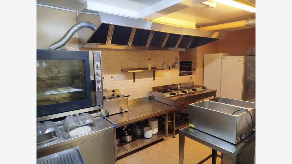 Hôtel 20 chambres - Restaurant - Bar -Logement F5