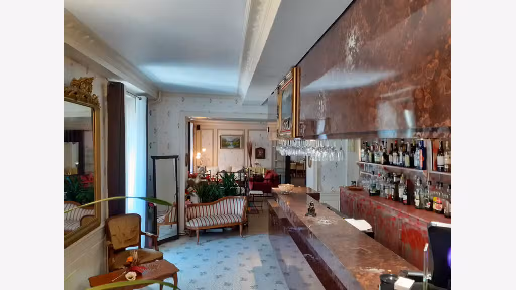 Hôtel 20 chambres - Restaurant - Bar -Logement F5