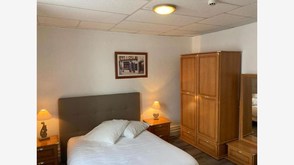 Hôtel 20 chambres - Restaurant - Bar -Logement F5