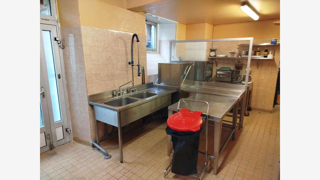 Hôtel 20 chambres - Restaurant - Bar -Logement F5
