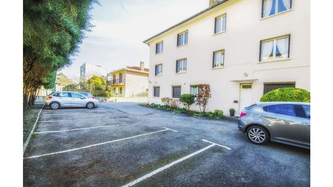 Vente hôtel fonds + murs parking privé à Toulouse