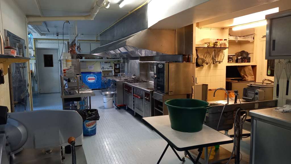 AV hotel restaurant proche des lacs du Levezou