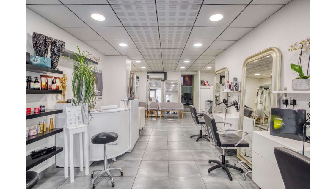 AV salon de coiffure clé en main à Marseille 13008