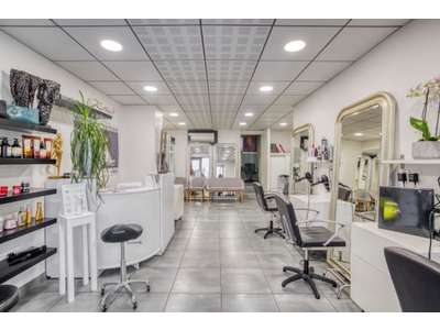 Vente Beauté - Esthétique - Coiffure à Marseille 8e