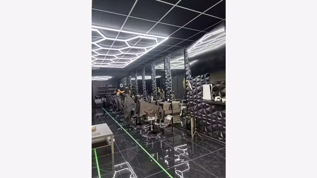 SALON DE COIFFURE / BARBERSHOP FRANCHISÉ