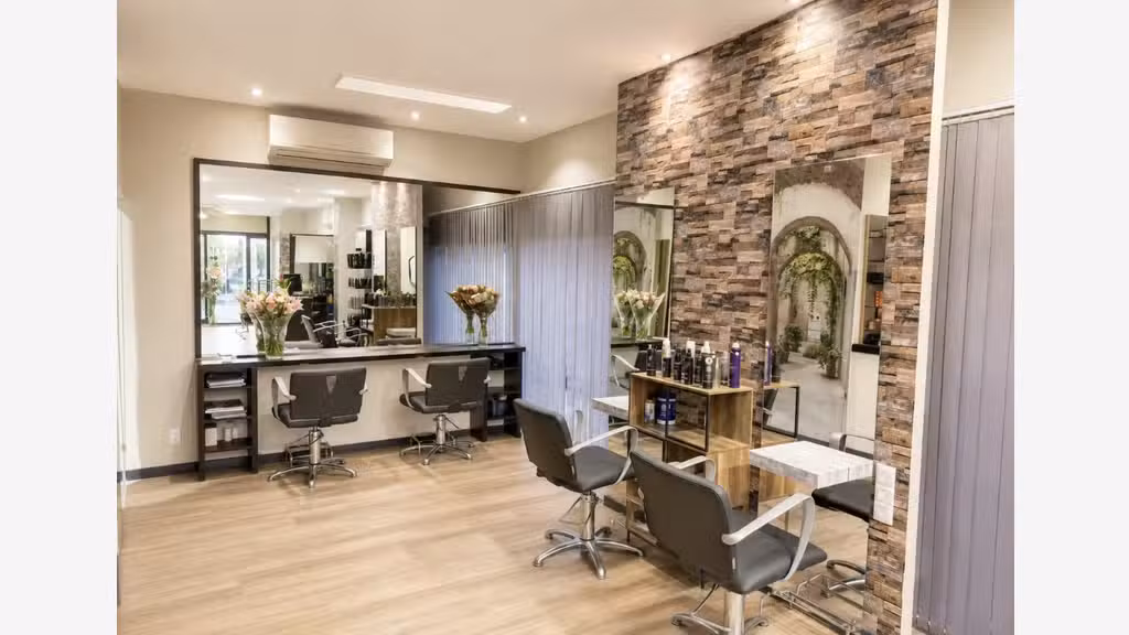 À vendre salon de coiffure entrée de Tarbes