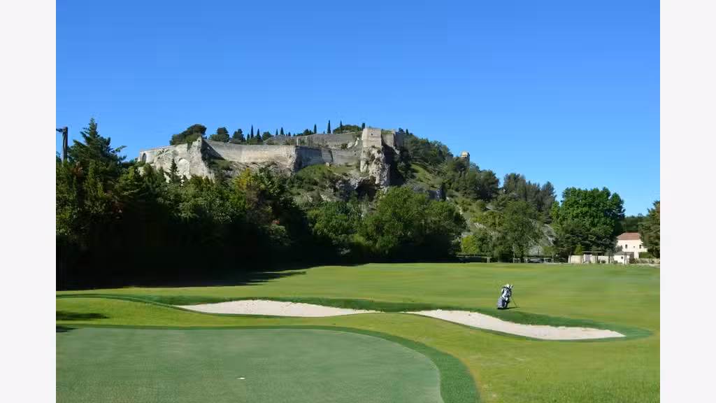 Terrain de golf à reprendre dans un cadre unique