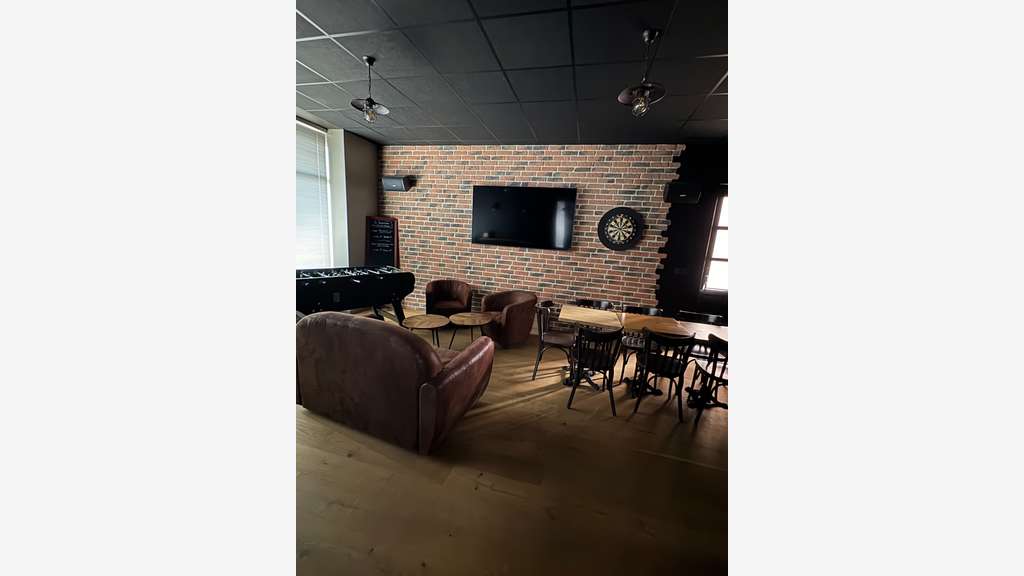 Bar-Restaurant Lic IV avec terrasse Vilelfranche