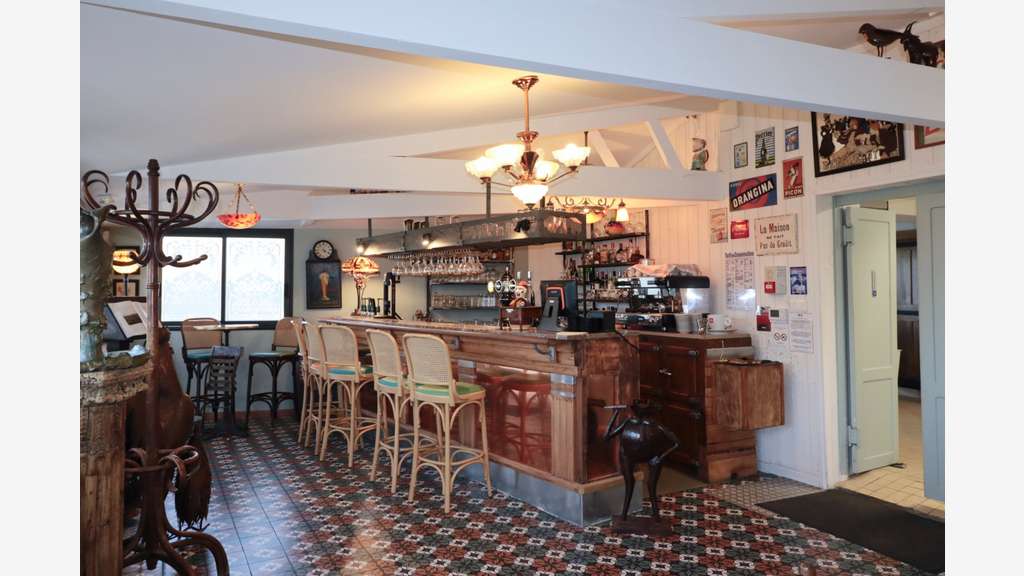 Bar à thème/Restaurant Licence IV proche Estuaire