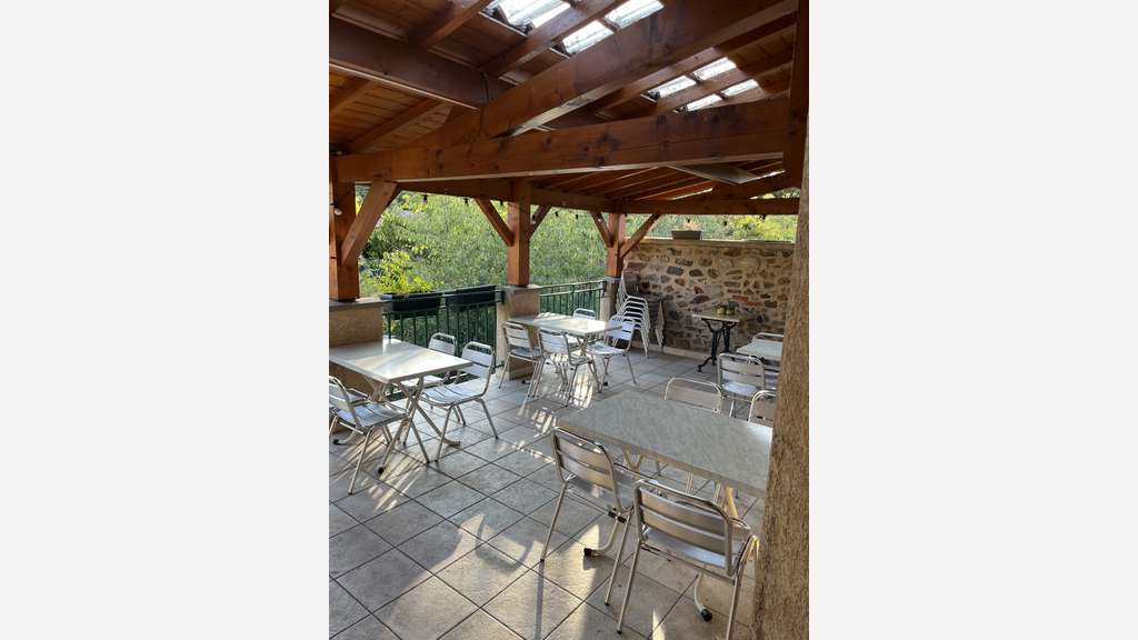 À céder Bar – Restaurant – Épicerie Beaujolaise