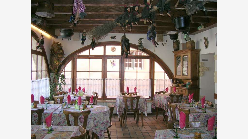 MURS et FONDS RESTAURANT dans MONUMENT HISTORIQUE