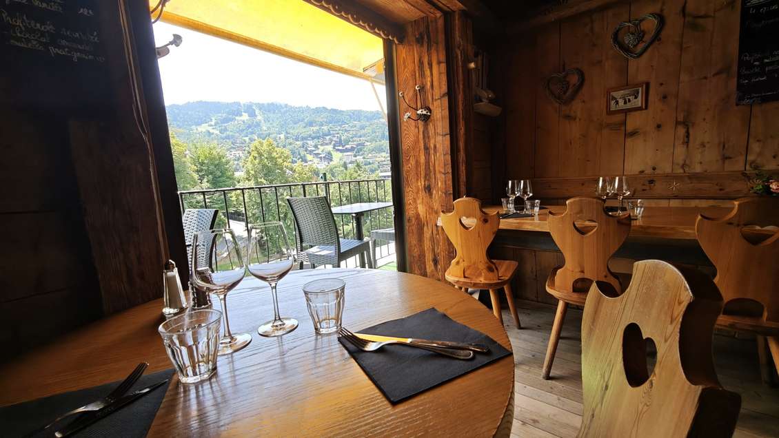 Restaurant crêperie, centre station village