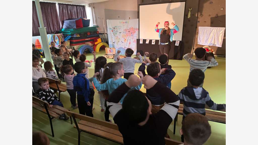 Reprise act intervenant.e spectacle pédagogique -