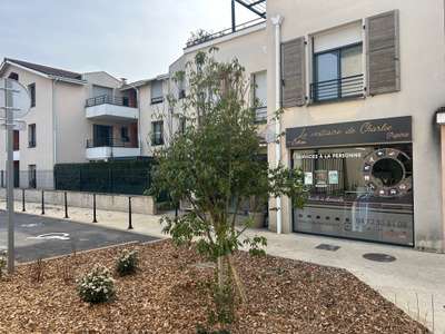 Vente Divers Services à Genas