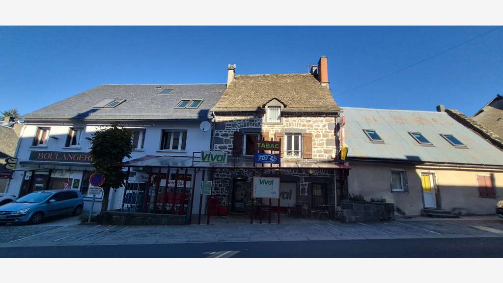 Epicerie tabac sous enseigne à vendre à Laqueuille