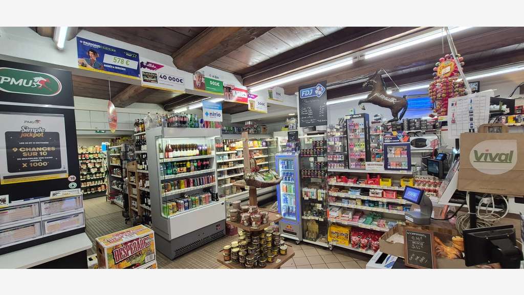 Epicerie tabac sous enseigne à vendre à Laqueuille