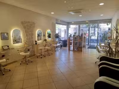 FDC coiffure et d'esthétique à vendre à Luisant