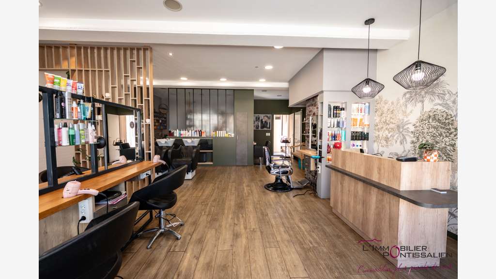 Cède salon de coiffure rénové à Frasne prox centre