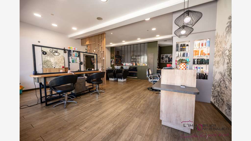 Cède salon de coiffure rénové à Frasne prox centre