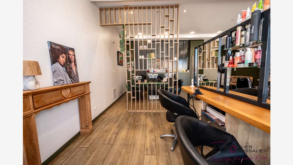 Cède salon de coiffure rénové à Frasne prox centre