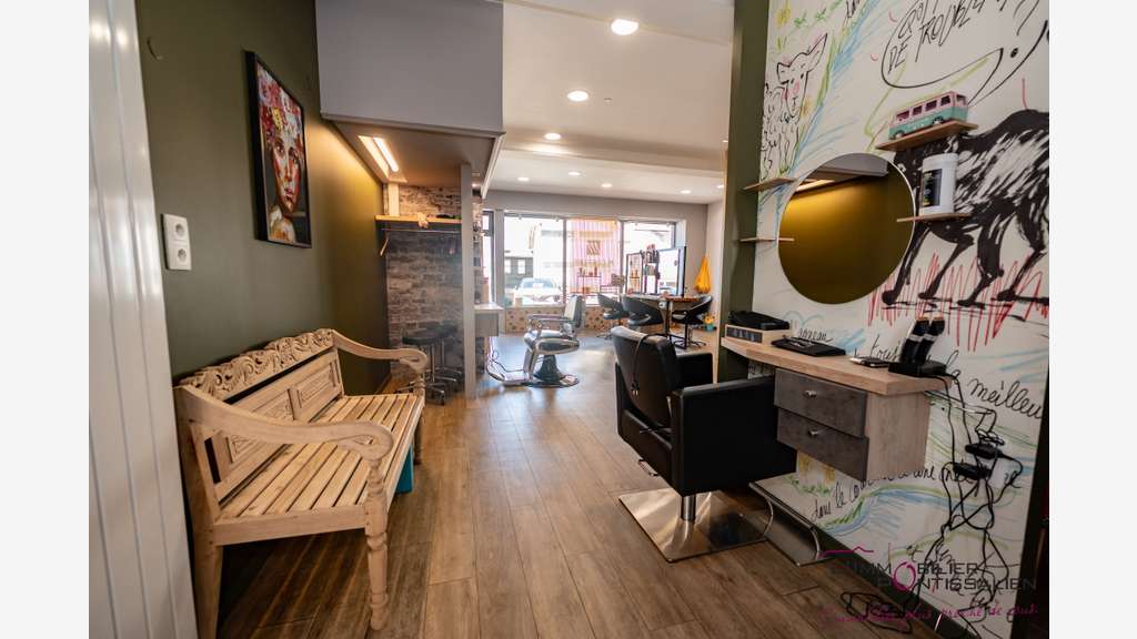 Cède salon de coiffure rénové à Frasne prox centre