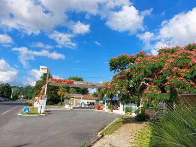 FDC station-service et murs à vendre à Eymet (24)
