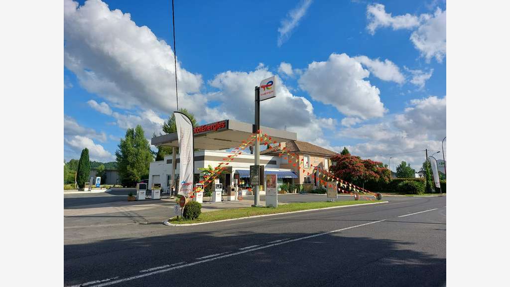 FDC station-service et murs à vendre à Eymet (24)