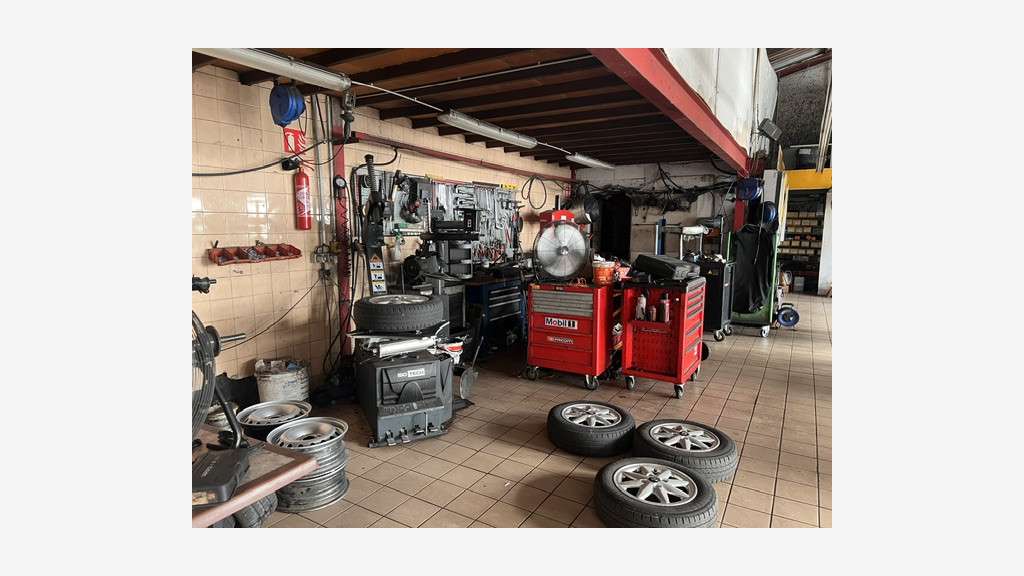 A vendre garage automobile sous enseigne à Gan